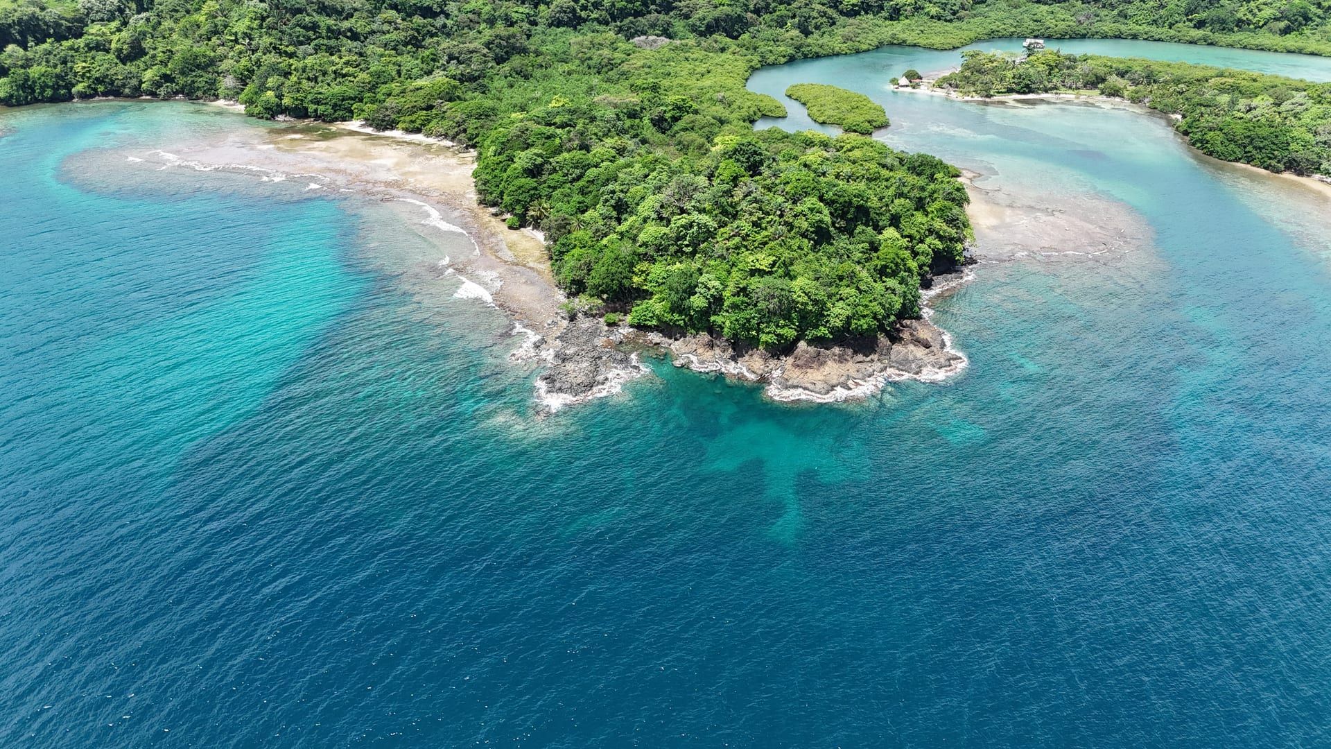 Venas Azules, Isla del Padre, Colón